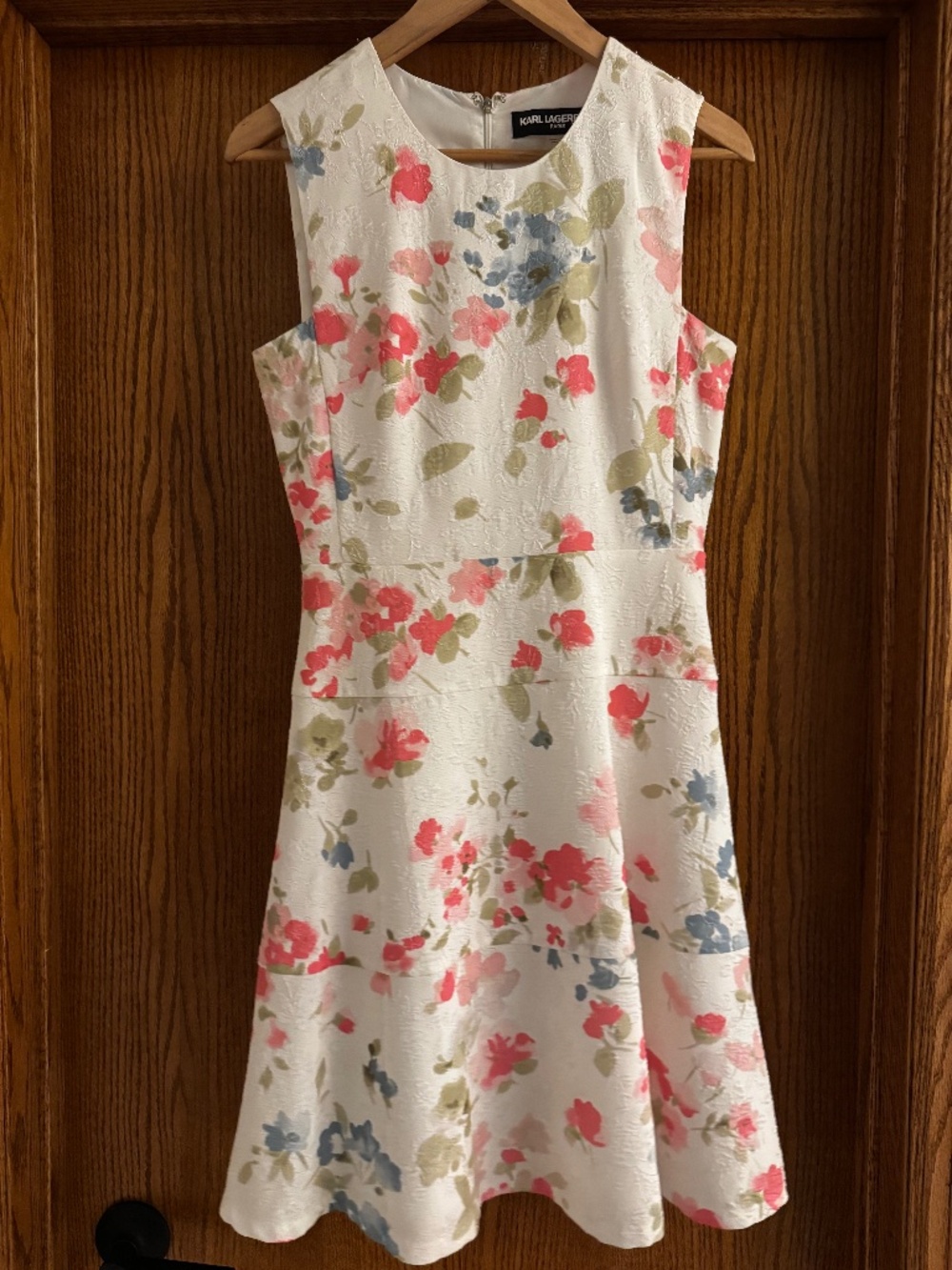 Sleeveless summer dress